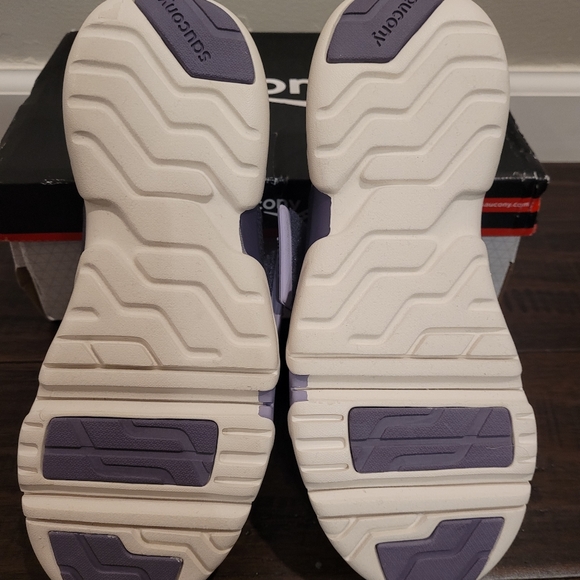 BNIB Girls Saucony Vertex Shoes, size 3.5 - Picture 4 of 4